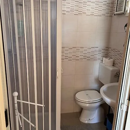 Faro's Πανσιόν Μπάρι