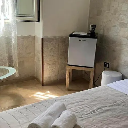 Faro's Guest house *