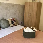 Faro's Πανσιόν *
