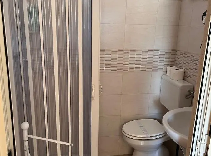 Faro's Konukevi Bari